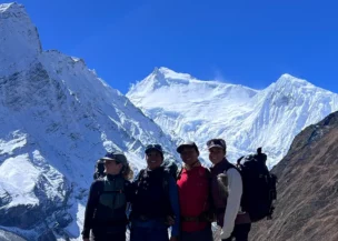 Group photo manaslu circuit