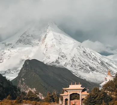 Manaslu Circuit Trek with Tsum Valley