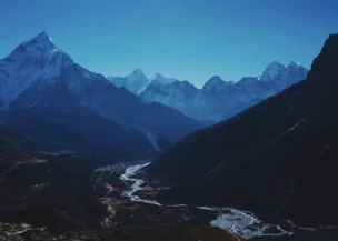 Ama Dablam Valley