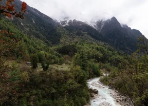 Manaslu Circuit Trek with Serang Gompa visit